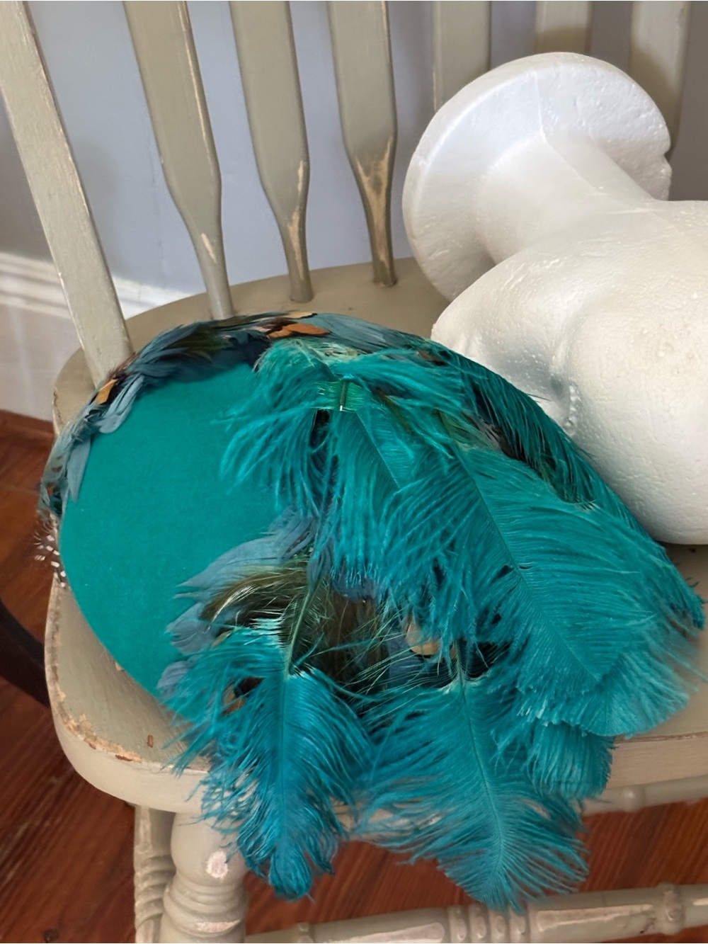 Jack McConnell vintage wool Teal Feather Cocktail  Statement Headpiece - Picture 9 of 10